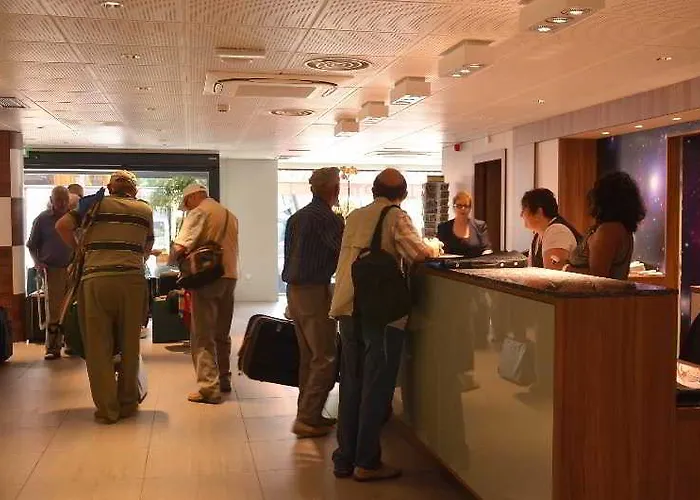 阿卡得酒店 3* 卢德