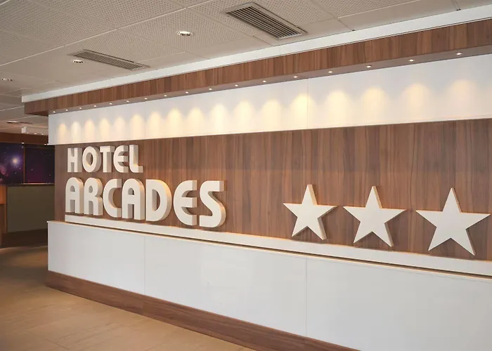 阿卡得酒店 3* 卢德